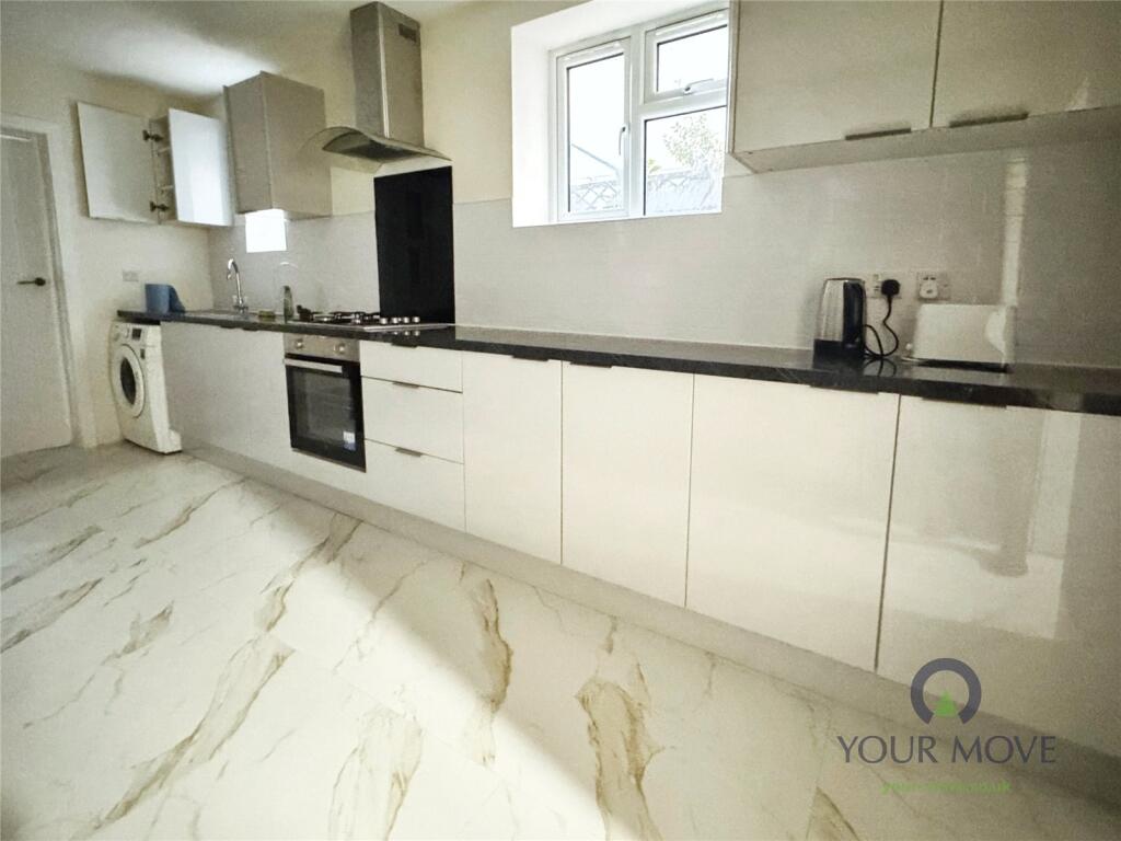 Apartment in Eastbourne, East Sussex - More