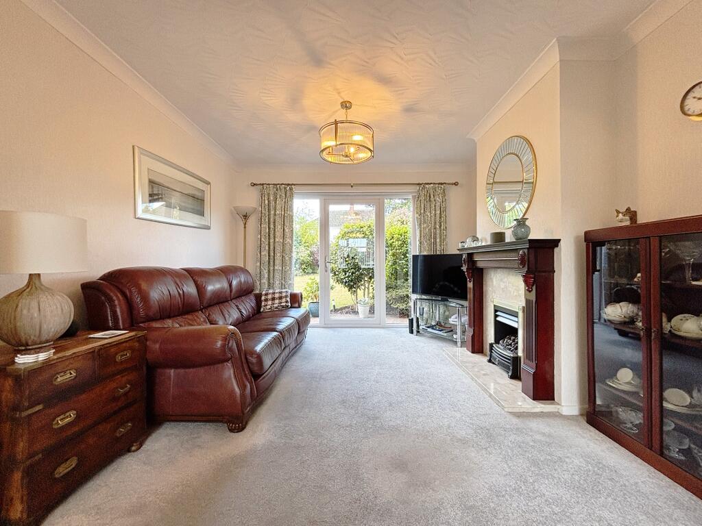 House in Wigan, Ashton-in-Makerfield - More