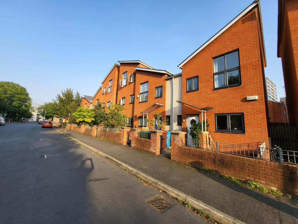 3 bedroom terraced house for rent
