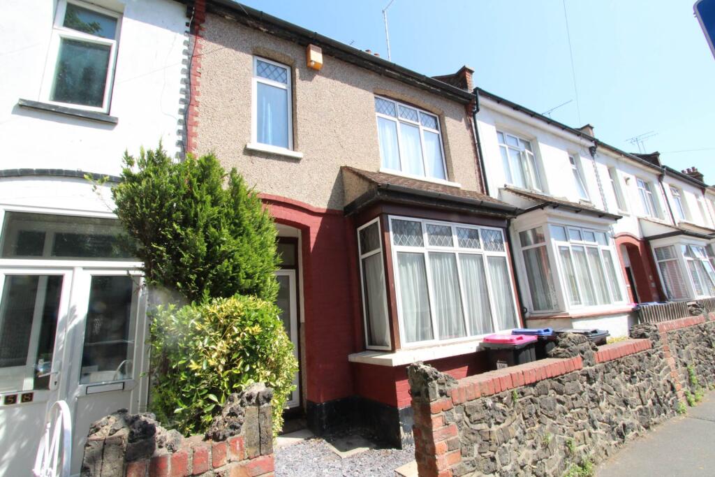 Main image of property: Silverdale Avenue, Westcliff On Sea