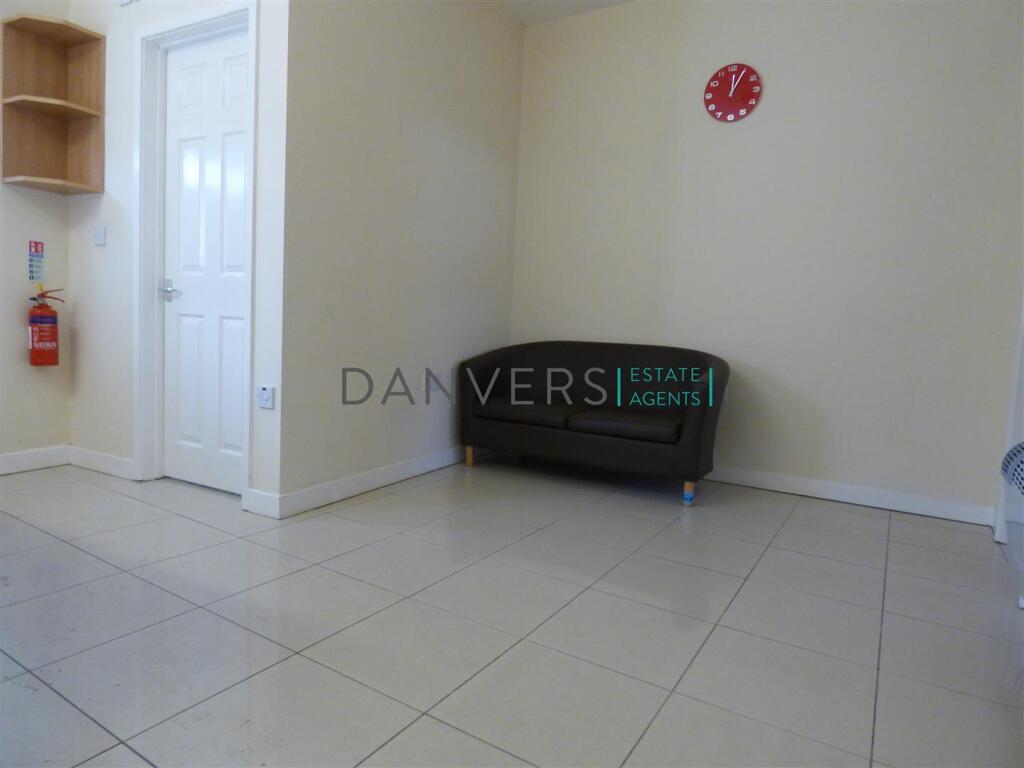 House in Leicester - View 5