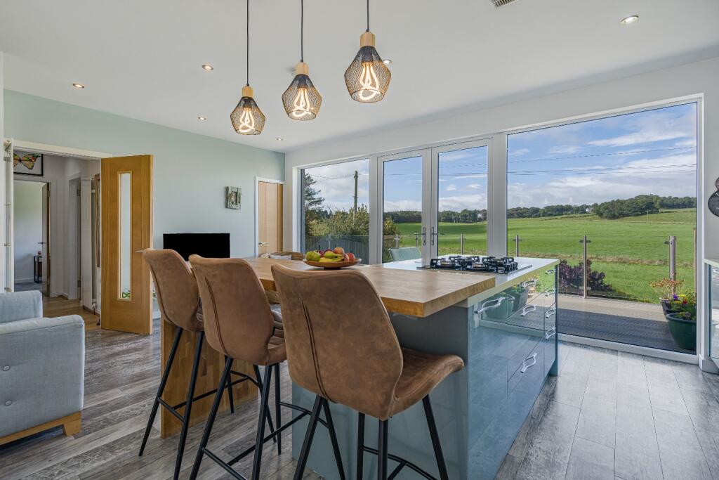House in Dechmont, West Lothian - View 3