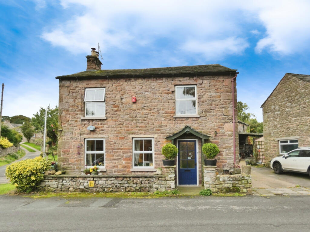 5 bedroom detached house for sale in Mellwood, Winton, CA17