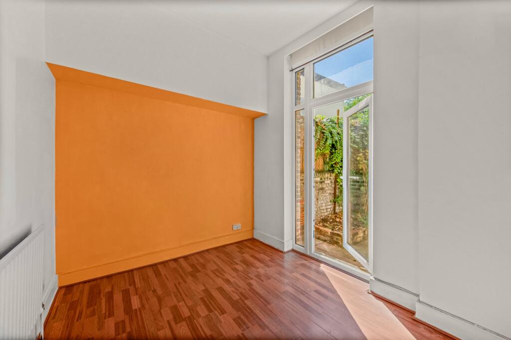 House in London - View 4