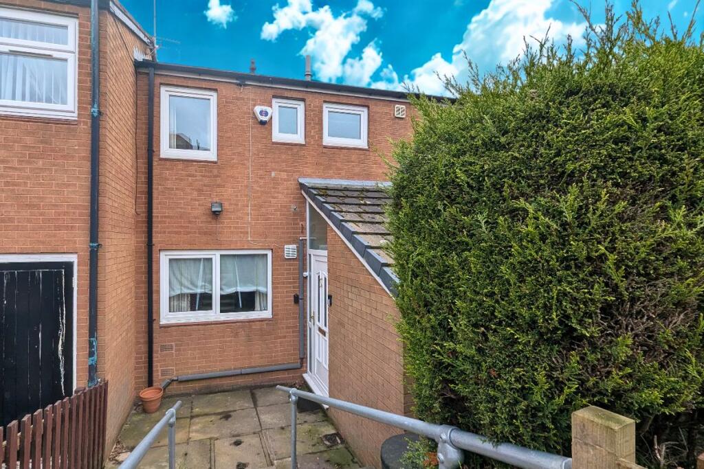 Main image of property: Cottingley Green, Leeds