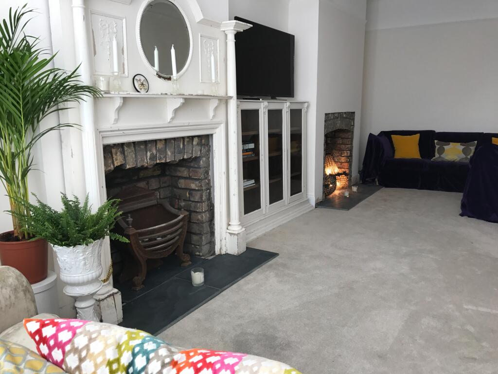 House in Cardiff, Grangetown - View 5