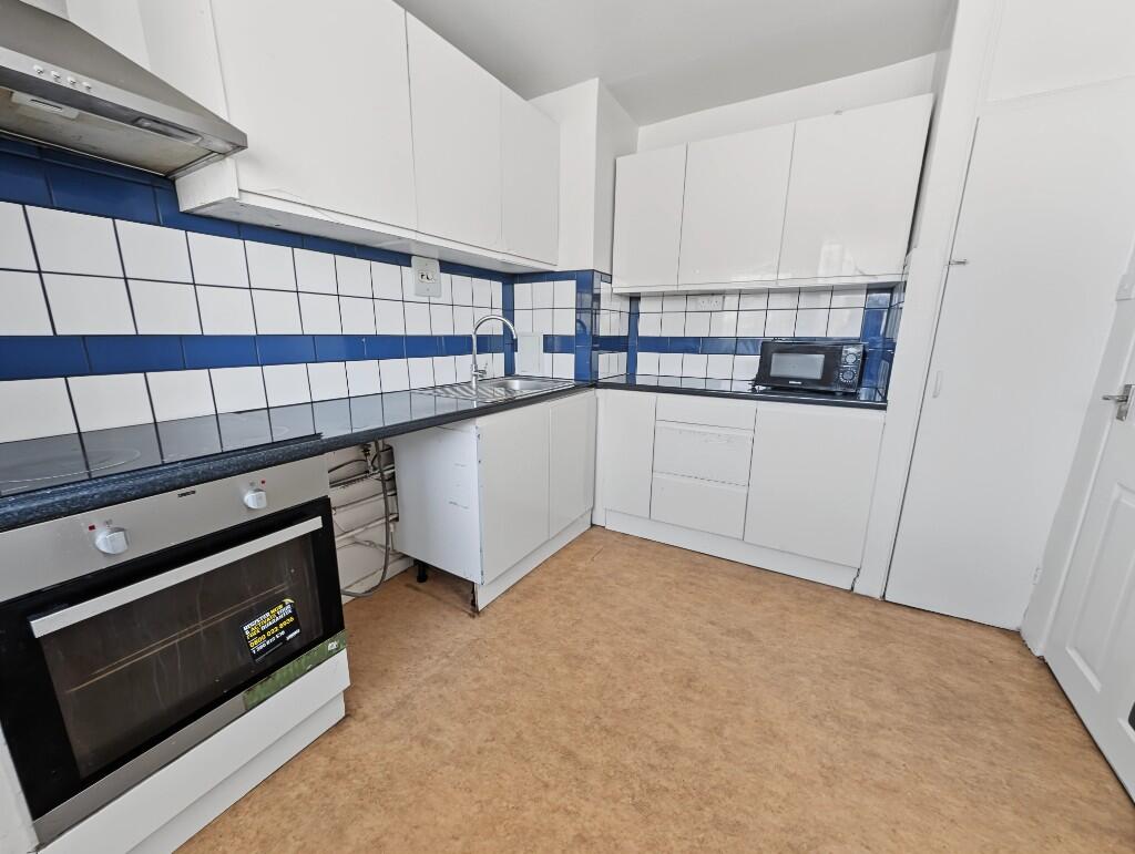 Apartment in London - View 5