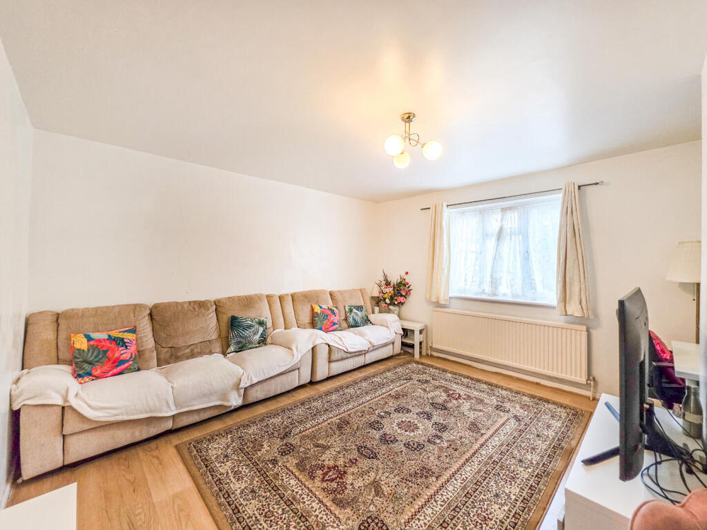 South Close, Dagenham - More