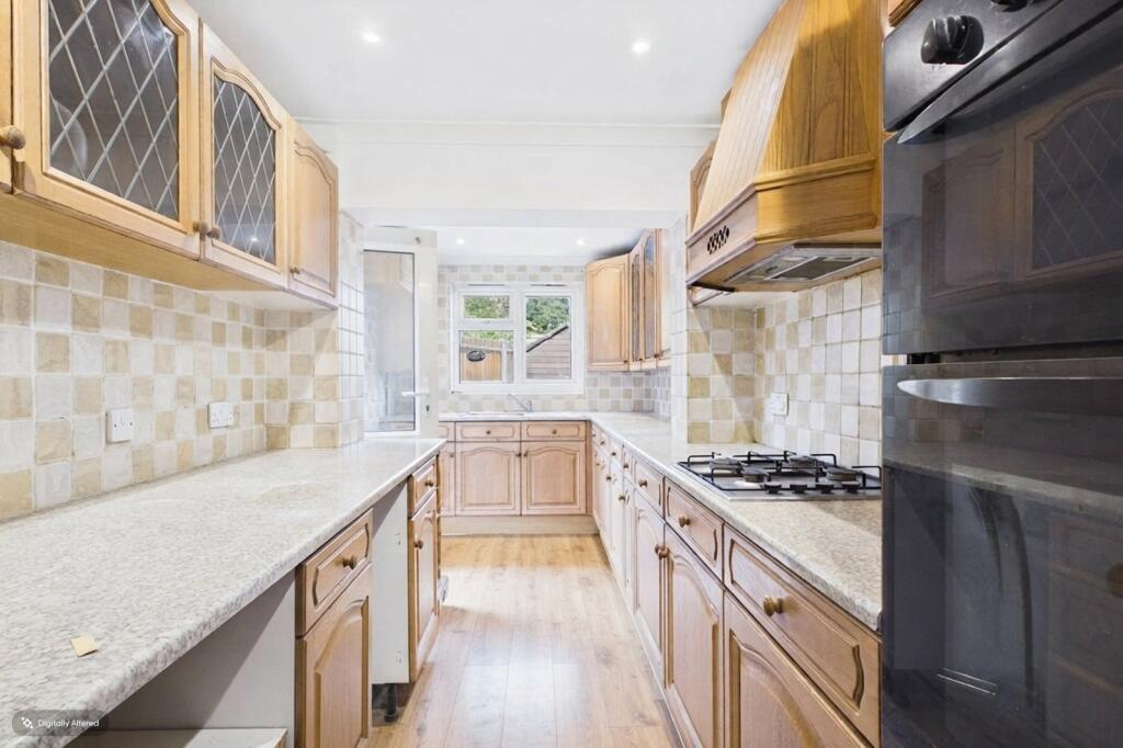 House in Dartford - View 3