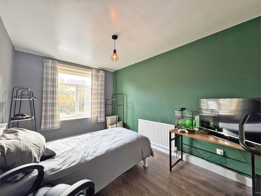 House in Oldham, Greater Manchester - View 5