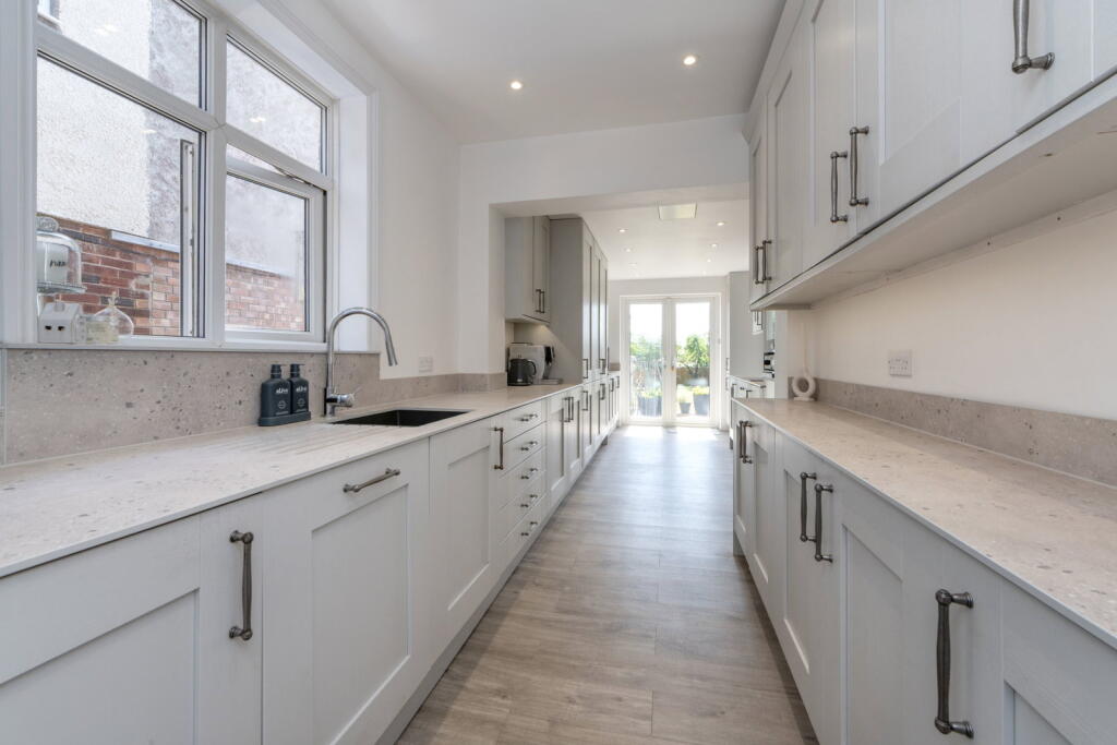 House in Yeovil, Somerset - View 4