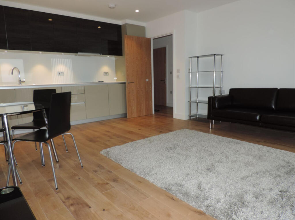 Apartment in London, Canning Town - View 4