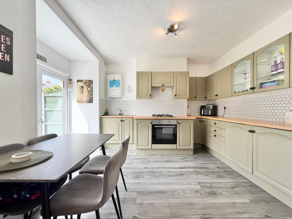 House in Tameside, Greater Manchester - View 5