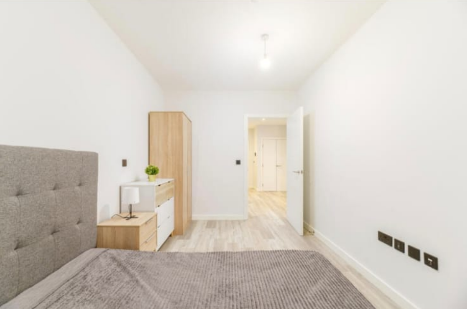 Apartment in Birmingham, West Midlands - View 3