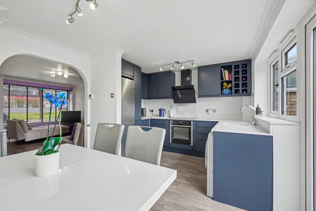 House in Gillingham, Medway - View 3