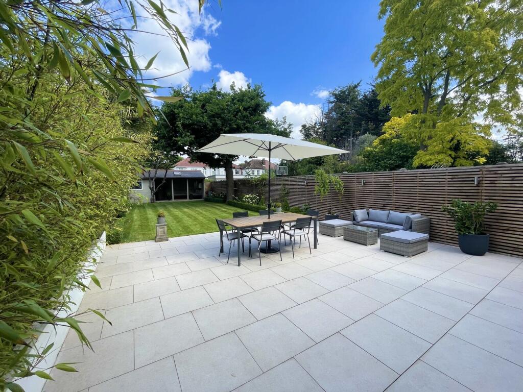 House in London - View 5