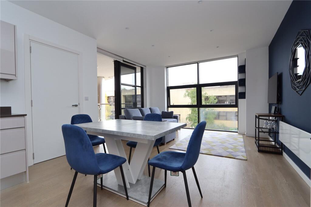 Apartment in Milton Keynes, Central Milton Keynes - View 5