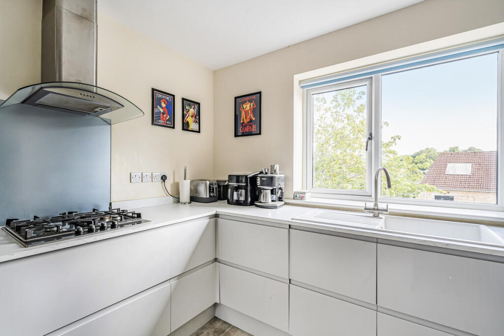 3 bed detached - Clumber Drive, Frome, BA11 image 5