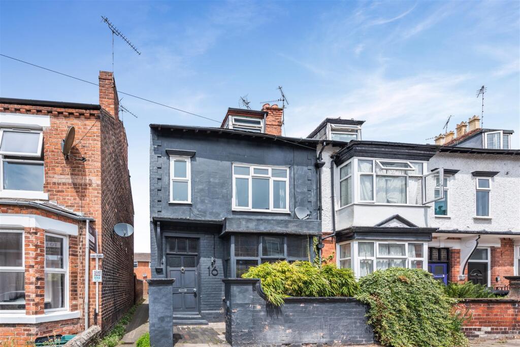 5-bed terraced on Louise Street, Chester, £275,000