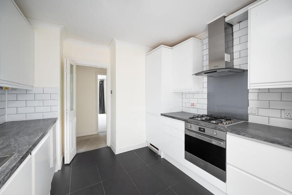 Apartment in London - More
