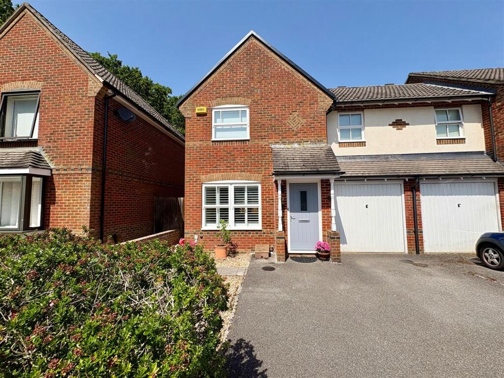 Main image of property: Egdon Close, Ferndown