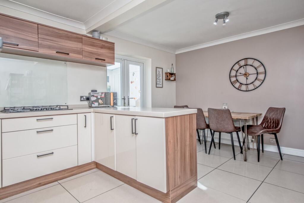 House in Kirklees, Firthcliffe - View 4