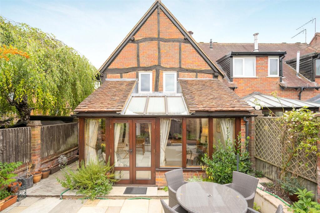 Main image of property: The Worthies, High Street, Old Amersham, Buckinghamshire, HP7