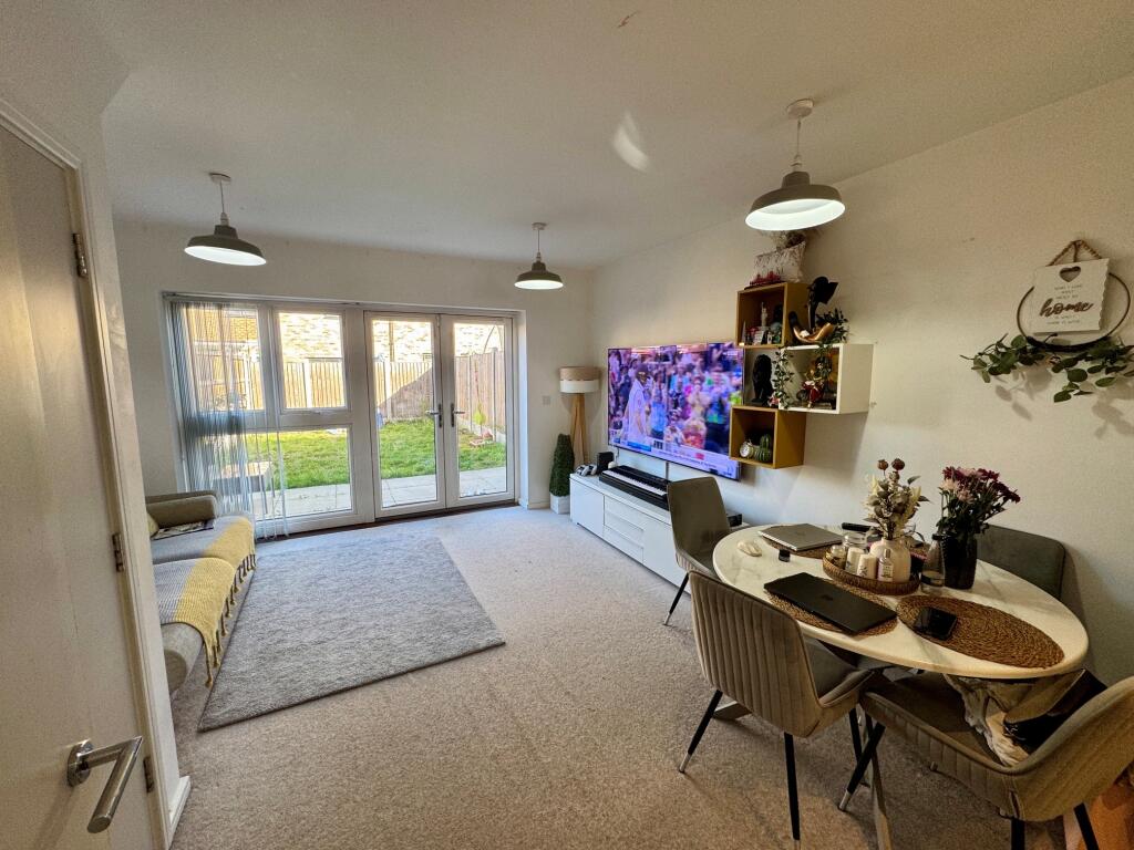 Rodin Drive, Harlow photo 4