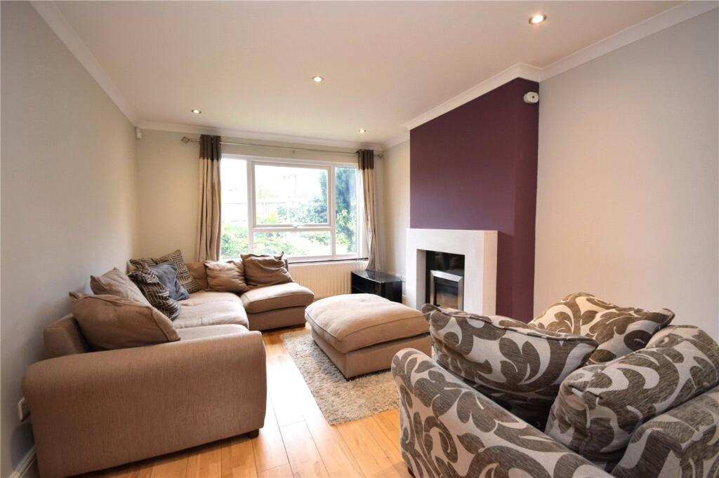 Summerhill Place, Leeds, West Yorkshire photo 3