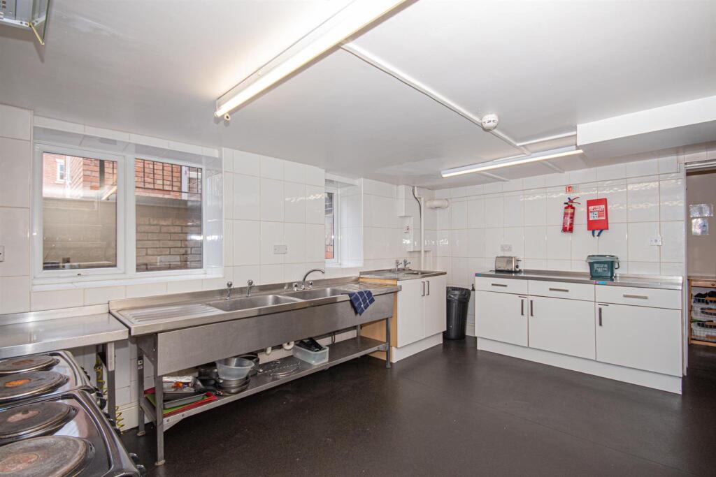 2 bedroom detached house for rent