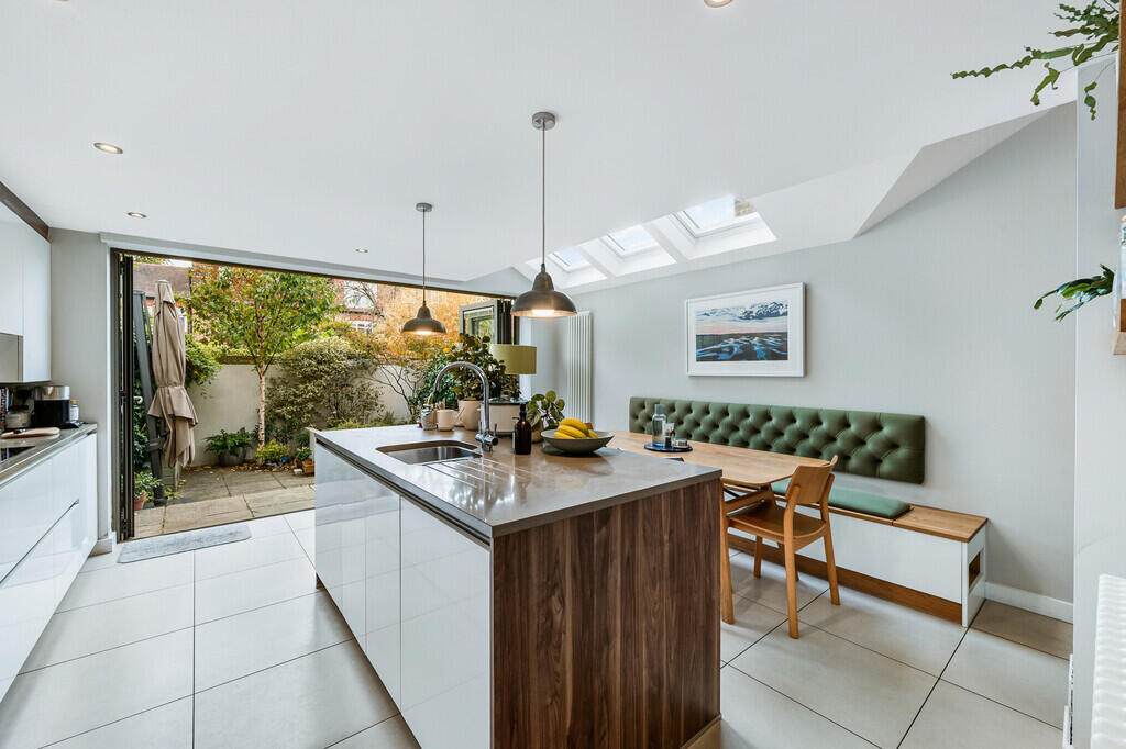 House in London - View 5