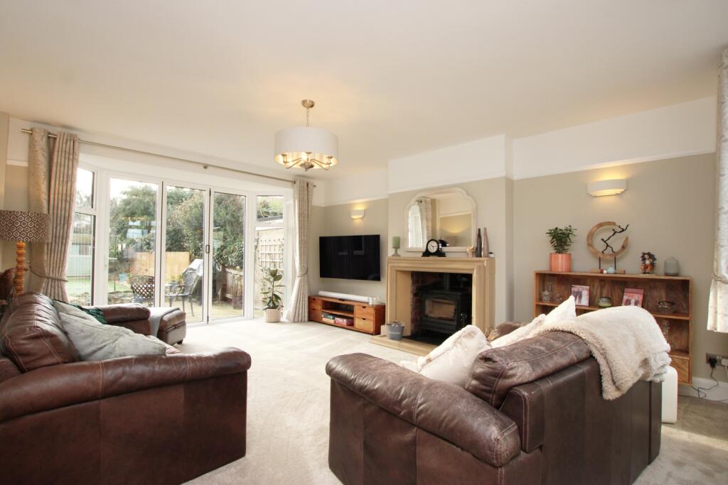 Blandford Avenue, Kettering, Northamptonshire, NN16 photo 3