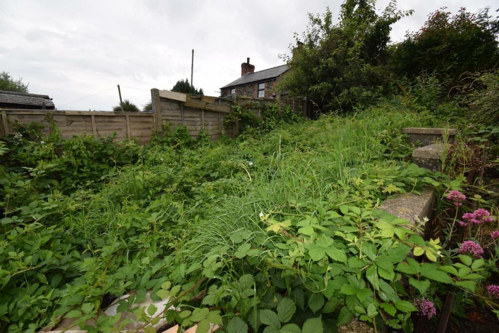 Penrhyndeudraeth photo 2