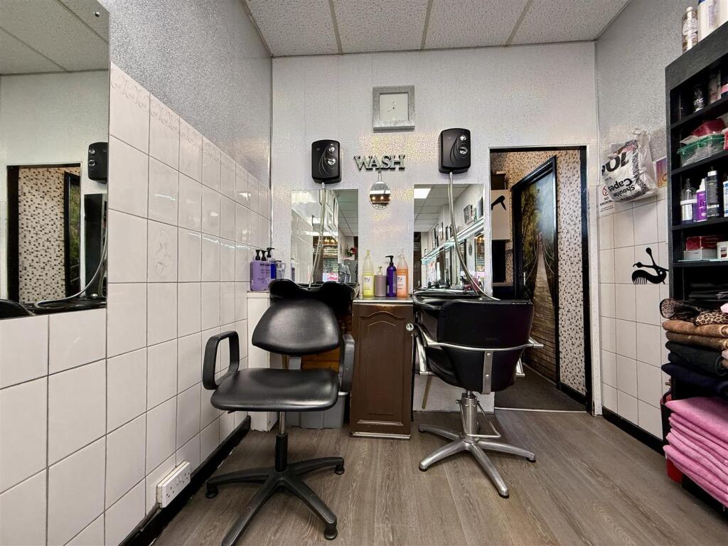5 Salon.JPEG