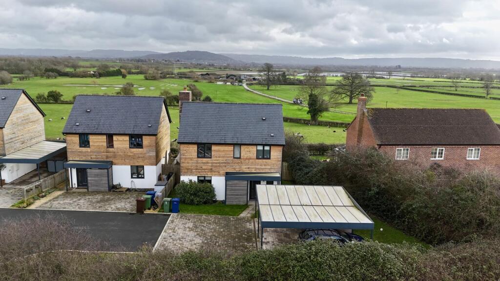 House in Tewkesbury, Minsterworth - View 2