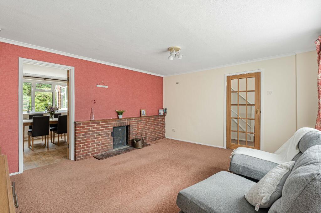 Manor Road, Alton, Hampshire photo 4