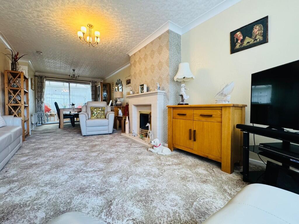 Cotswold Drive, Redcar, North Yorkshire, TS10 photo 3