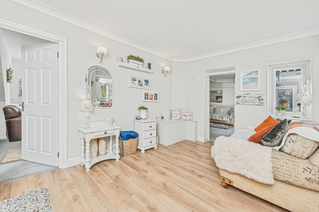 House in Wakefield - View 5