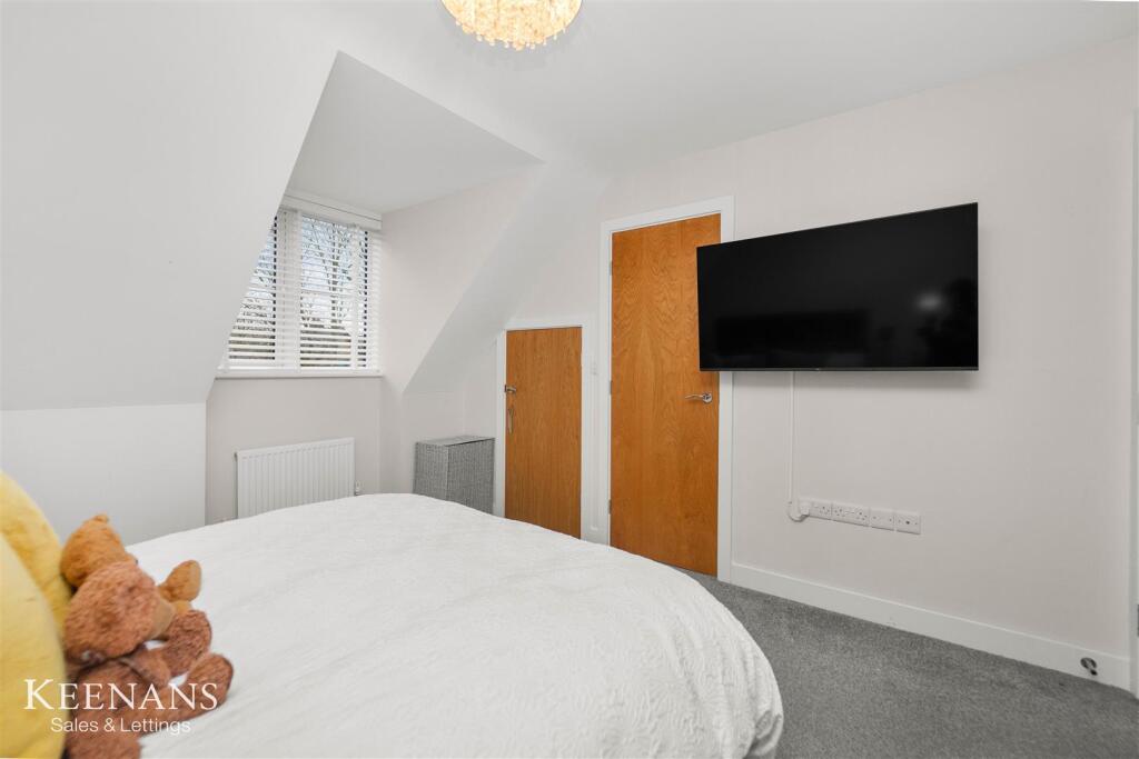 Additional image 36 of Oakenhead green