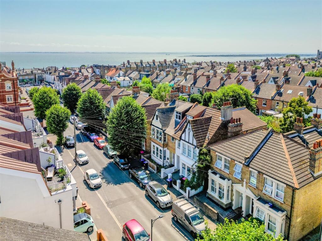 House in Southend-on-Sea - View 4