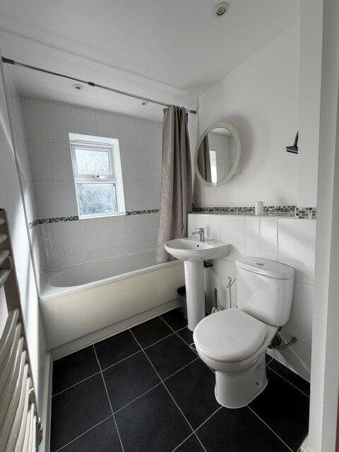 Apartment in Watford - View 3