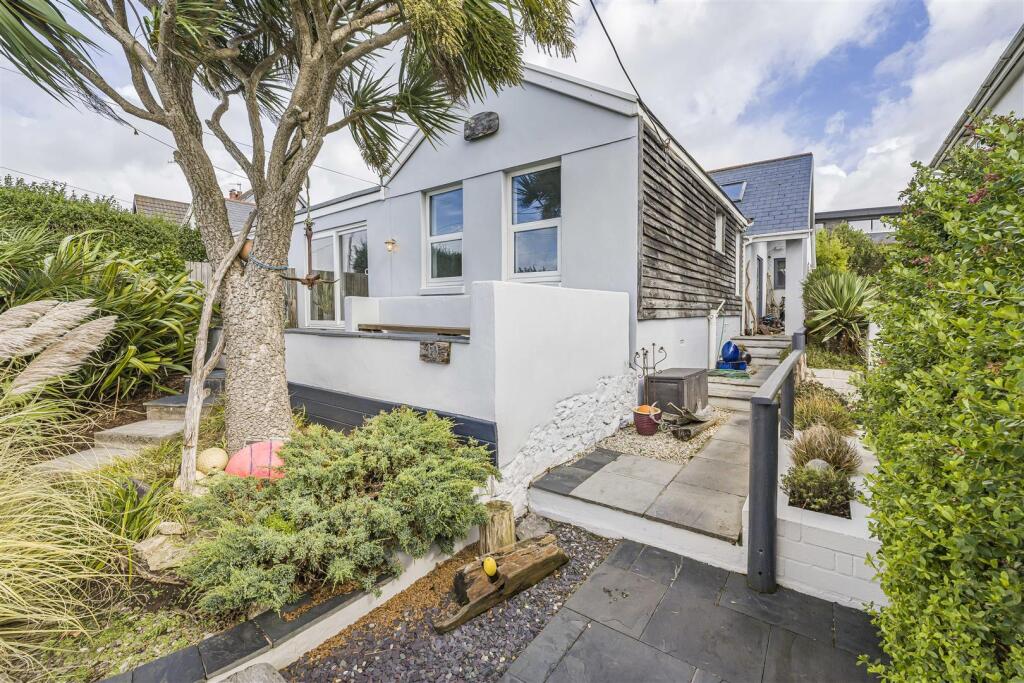 4-bed bungalow on Craig Yr Eos Road, Ogmore-By-Sea, Bridgend, £650,000