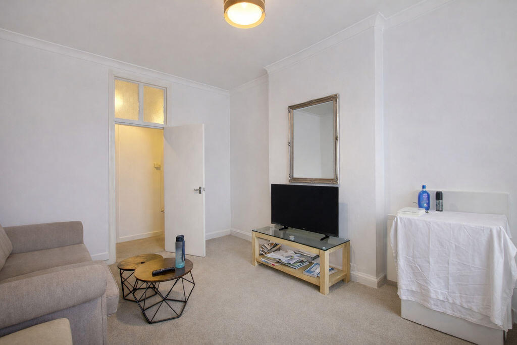 Apartment in London, Archway - View 4