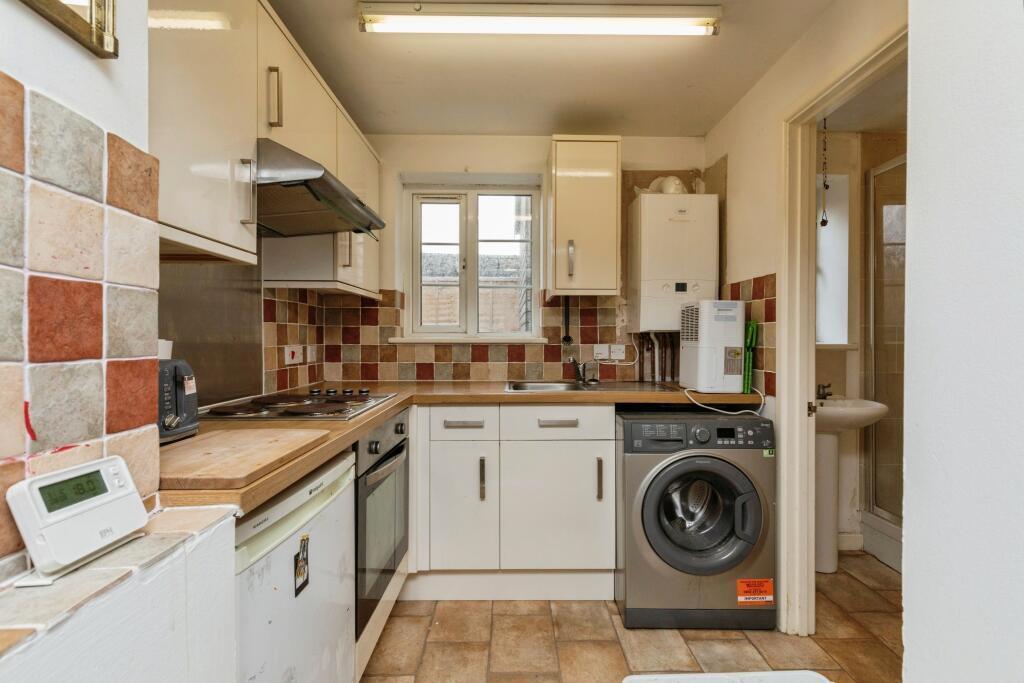 Apartment in Bristol, Kingswood - View 2