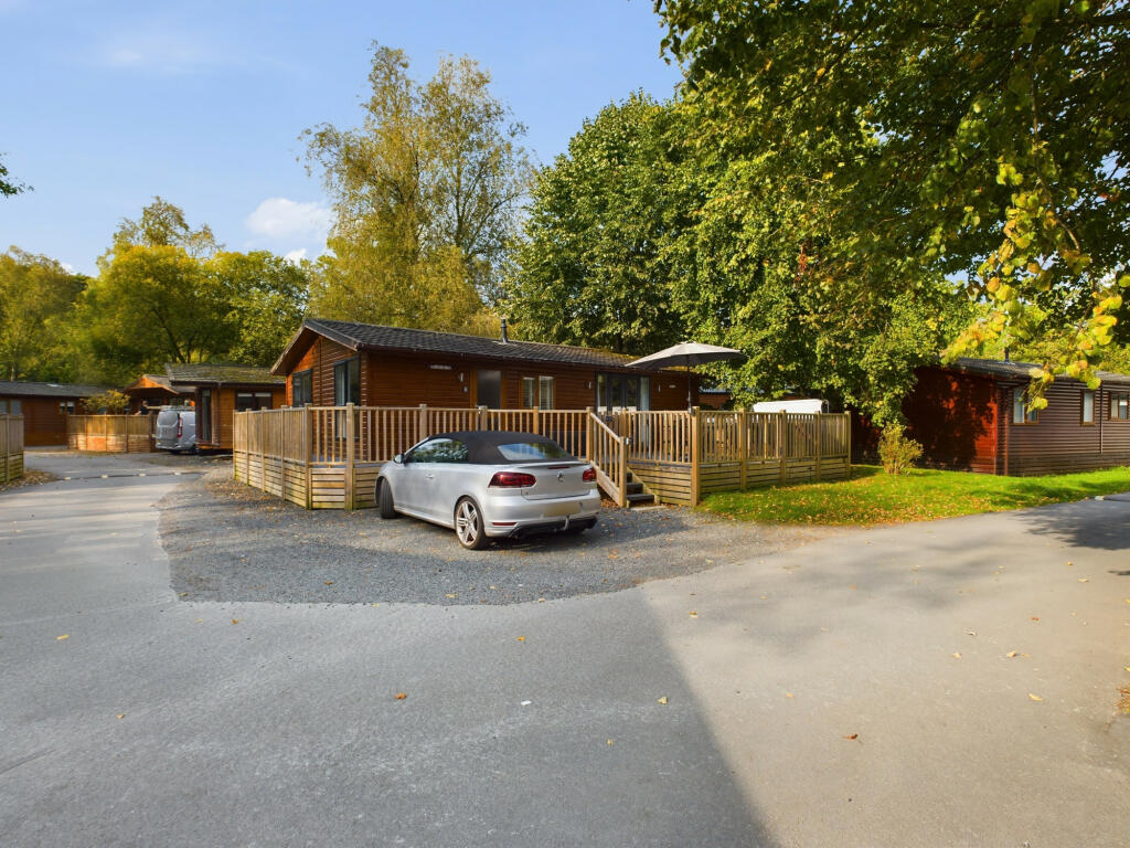 2-bed caravan on White Cross Bay Caravan Park, Ambleside Road, Windermere, LA23, £150,000