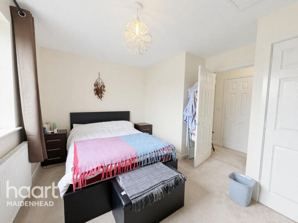 Apartment in Slough - View 5