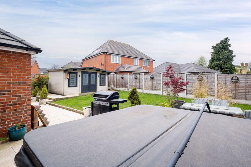 Homestead Close, Walsall, WS4 2AD photo 4
