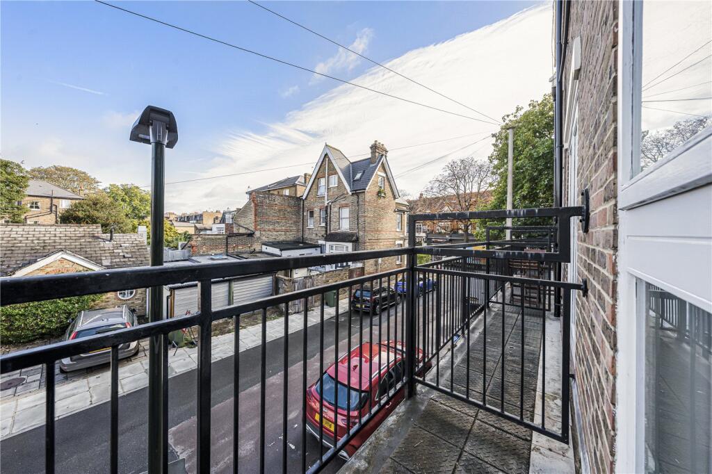 Apartment in Richmond, North Sheen - View 5