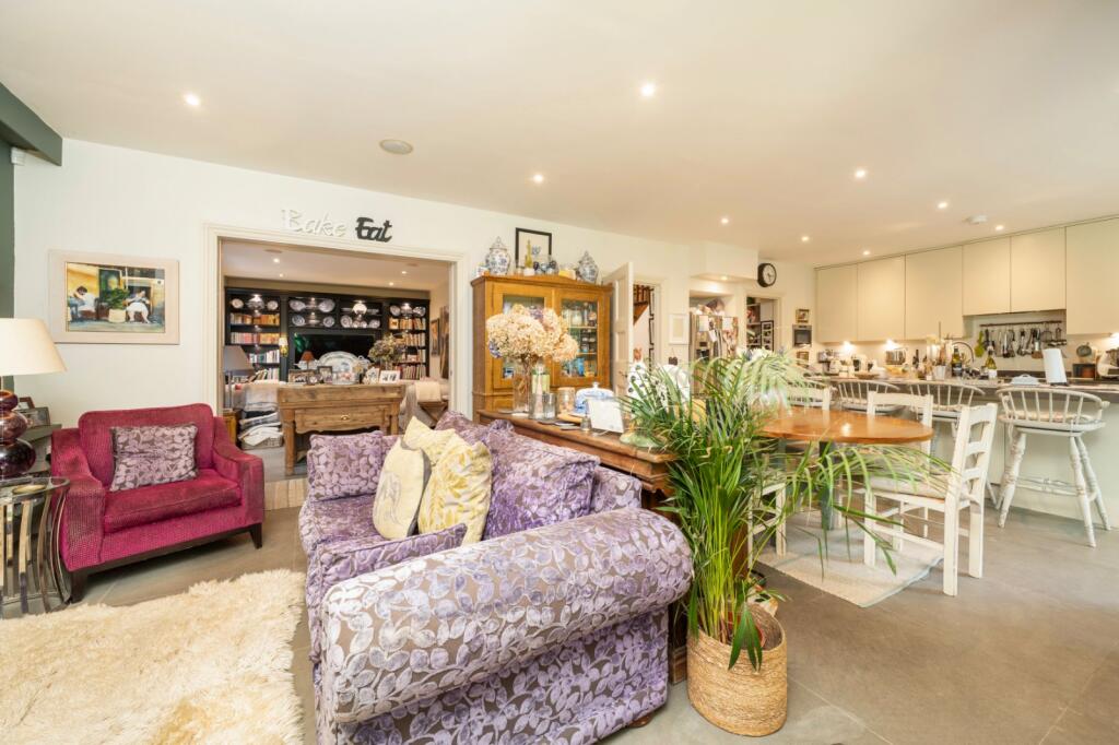 House in London - View 3