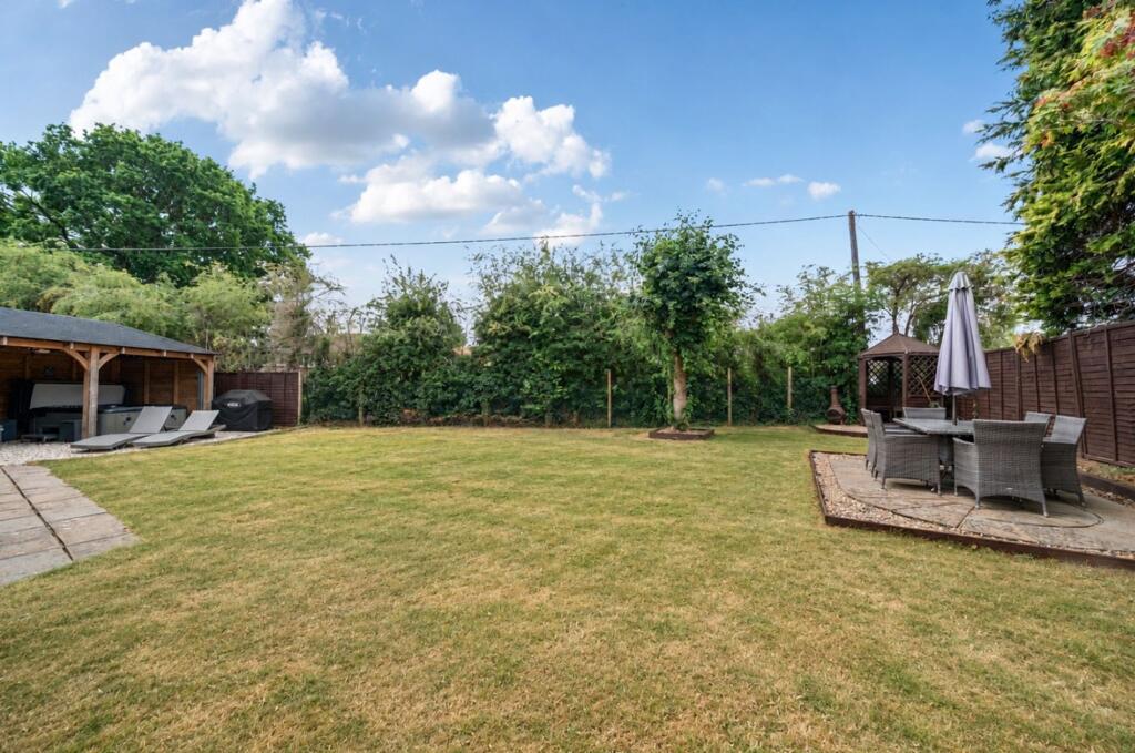 Cranesfield, Sherborne St. John, RG24 - View 4